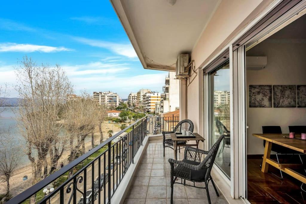 Bright Central Apartment With Splendid Sea View! Chalkís المظهر الخارجي الصورة