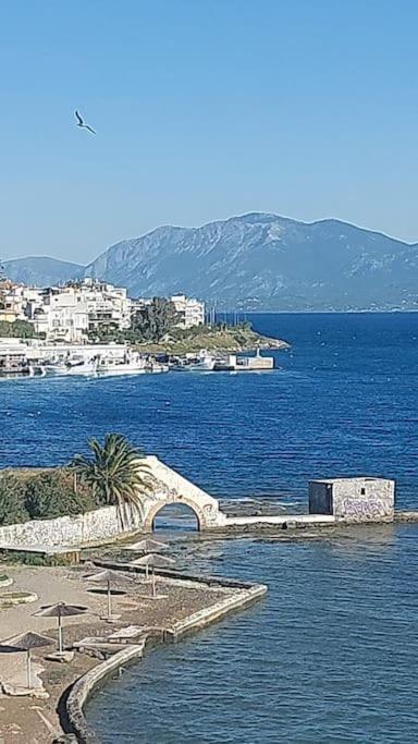 Bright Central Apartment With Splendid Sea View! Chalkís المظهر الخارجي الصورة