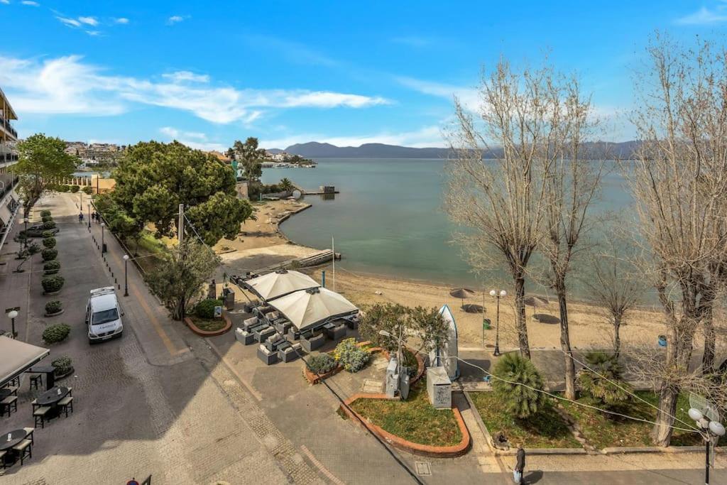 Bright Central Apartment With Splendid Sea View! Chalkís المظهر الخارجي الصورة