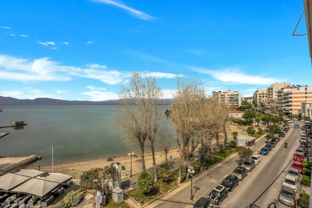 Bright Central Apartment With Splendid Sea View! Chalkís المظهر الخارجي الصورة