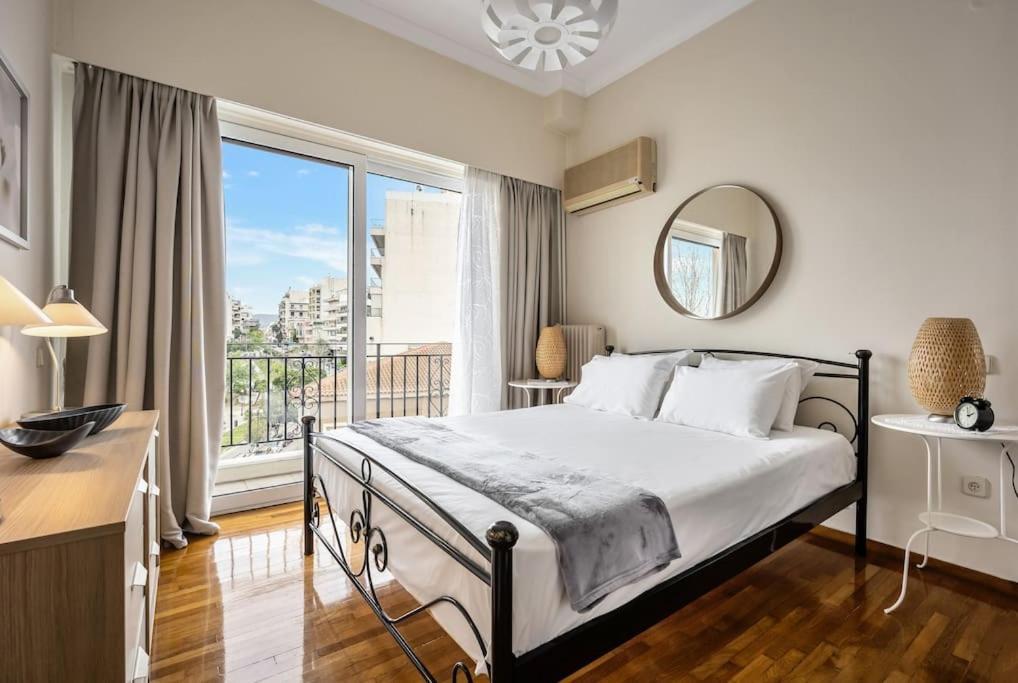 Bright Central Apartment With Splendid Sea View! Chalkís المظهر الخارجي الصورة