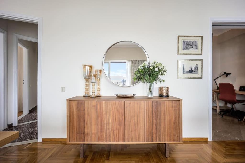 Bright Central Apartment With Splendid Sea View! Chalkís المظهر الخارجي الصورة