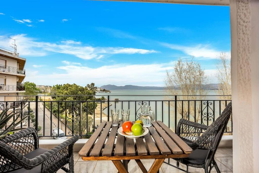 Bright Central Apartment With Splendid Sea View! Chalkís المظهر الخارجي الصورة